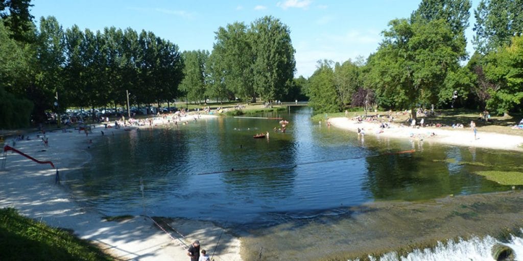 Camping La Dordogne Verte: Zomerstrand Dronne 24891095